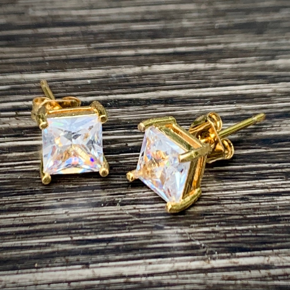 Square Cut Earrings Gold 6mm